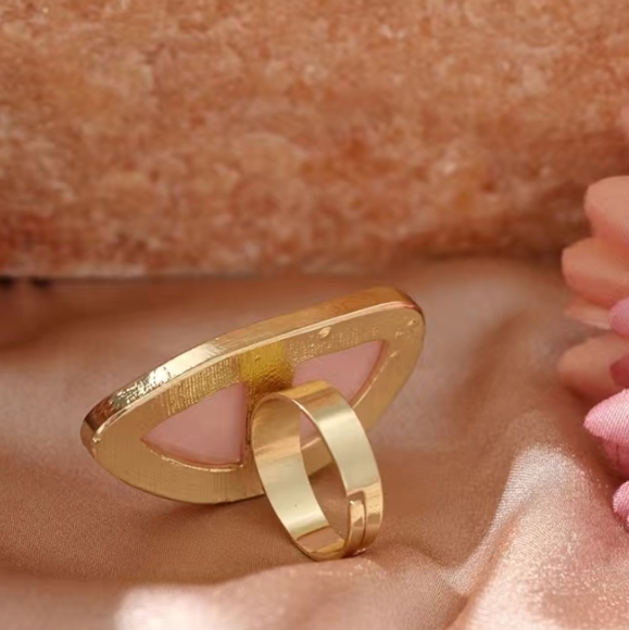 Irregular Geometric Ring Color Pearlized White - Picture 4 of 5